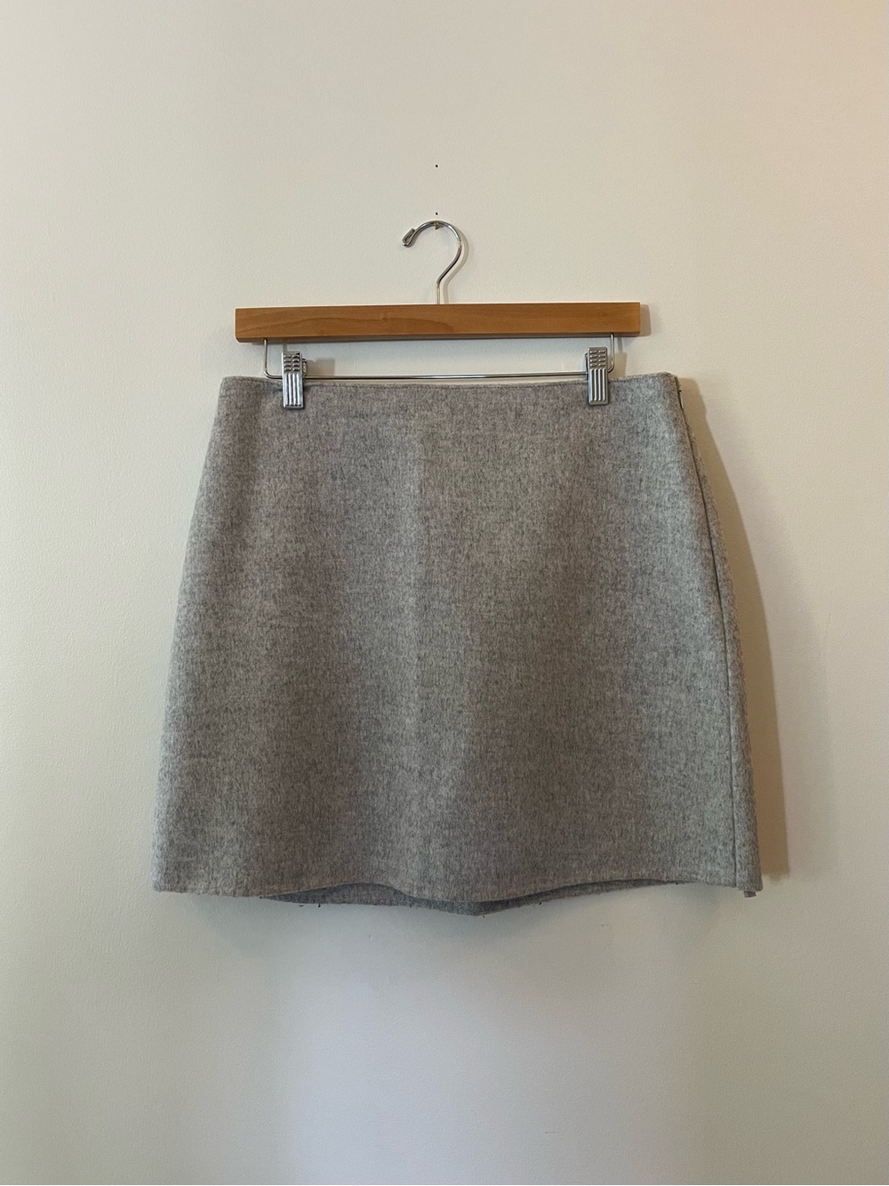 Club Monaco Light Gray Wool Mini Skirt